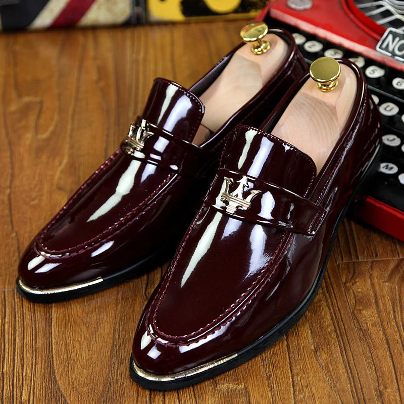 New Fashion Red Men's Social Shoe Casual Glitter Leather Loafers Shoes for Men Slip-on Pointed Toe Dress Shoes Men Footwear