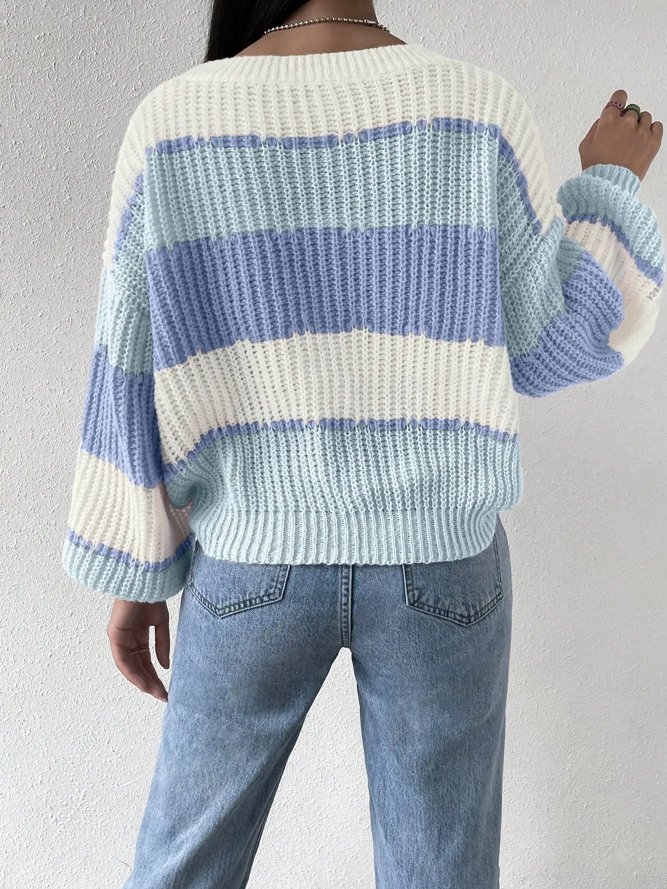 New color-blocked ribbed knitted shoulder sweater for women