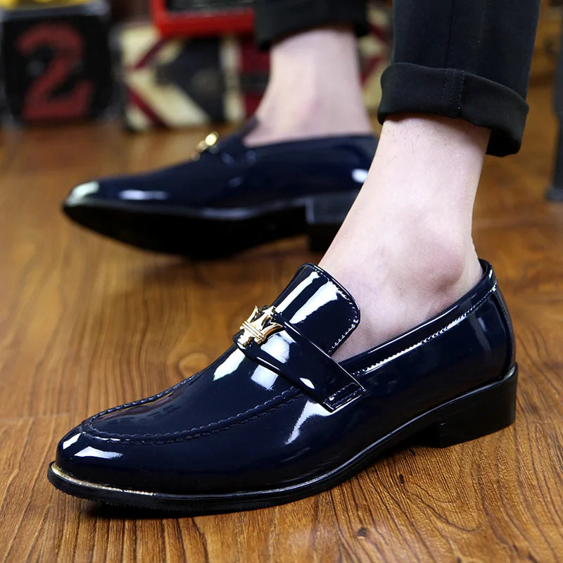 New Fashion Red Men's Social Shoe Casual Glitter Leather Loafers Shoes for Men Slip-on Pointed Toe Dress Shoes Men Footwear