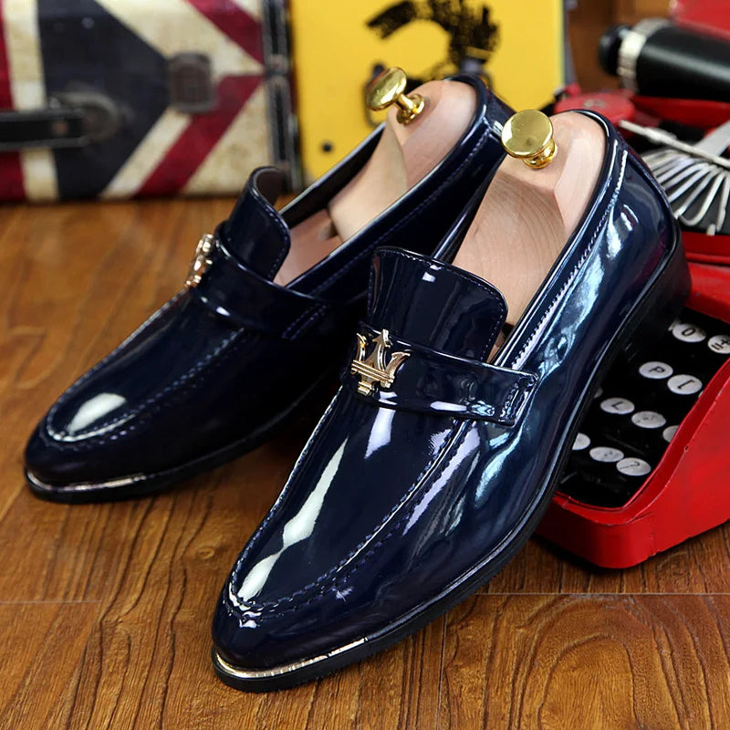 New Fashion Red Men's Social Shoe Casual Glitter Leather Loafers Shoes for Men Slip-on Pointed Toe Dress Shoes Men Footwear